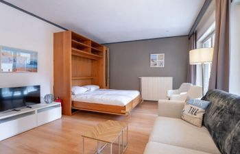 Sealing with balcony Holiday Home