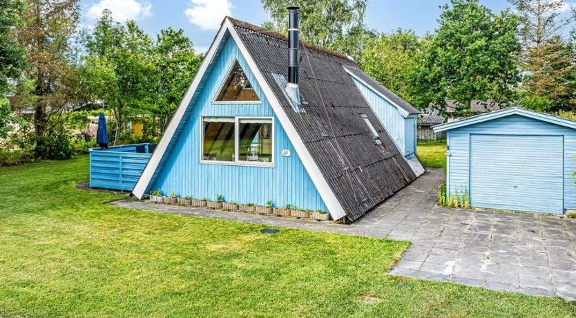 Photo of "Annalia" - 400m from the sea