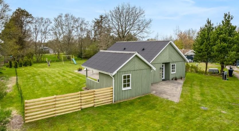 Photo of "Hinrich" - 750m from the sea