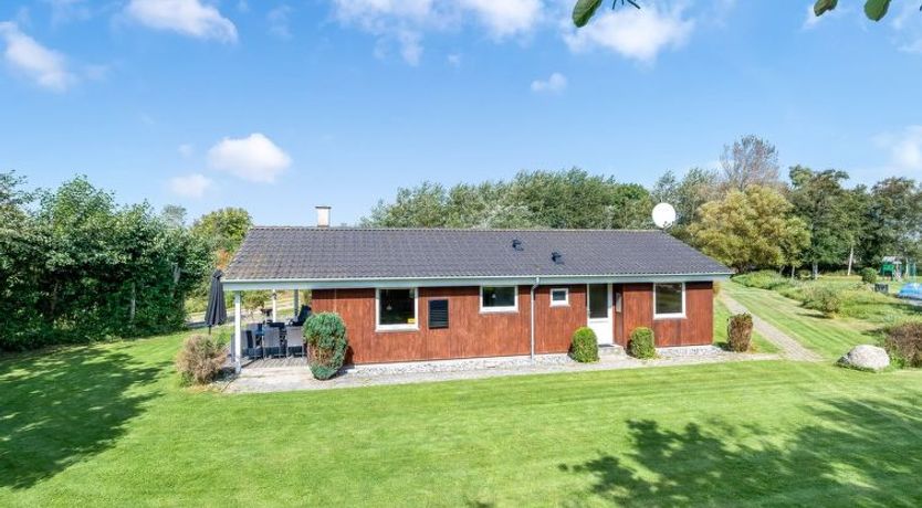 Photo of "Alvina" - 45m from the sea