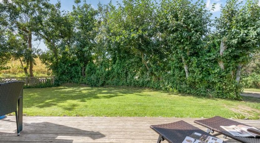 Photo of "Alvina" - 45m from the sea