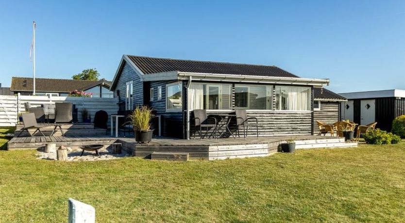 Photo of "Raymond" - 175m from the sea