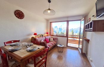 Janremon Holiday Home