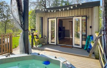 Squirrels Lodge Holiday Home