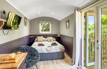 Valley View Retreat Shepherd’s Hut Holiday Home