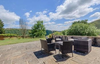 3 Bed in Cressbrook Holiday Home