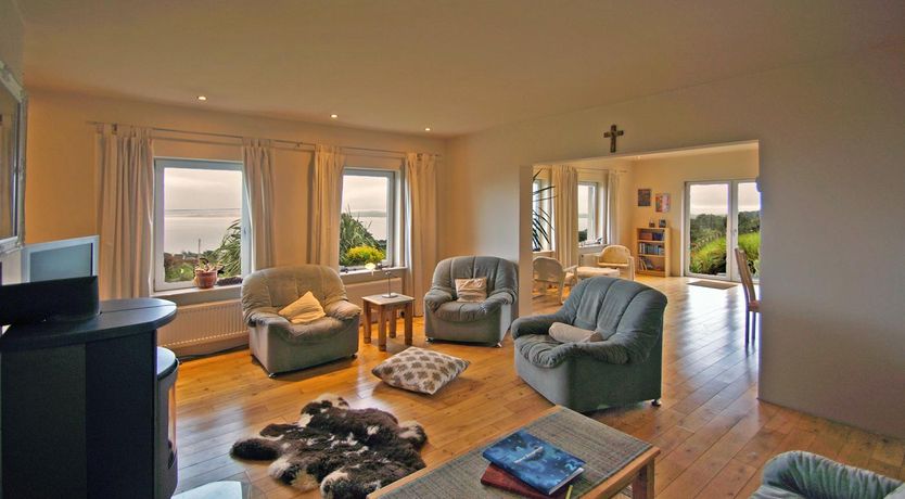 Photo of 3 Bed in Inch