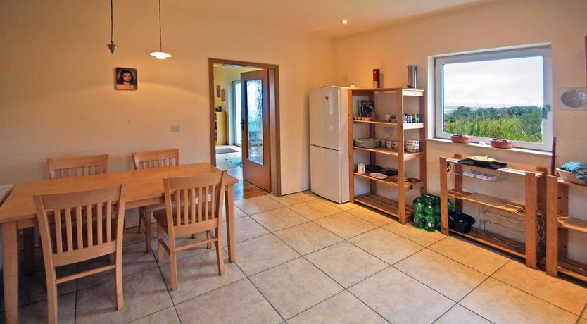 Photo of 3 Bed in Inch