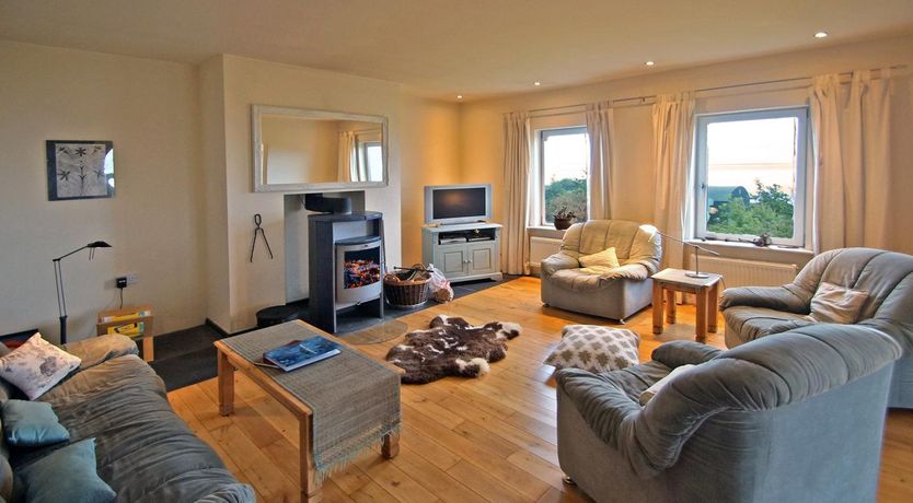 Photo of 3 Bed in Inch