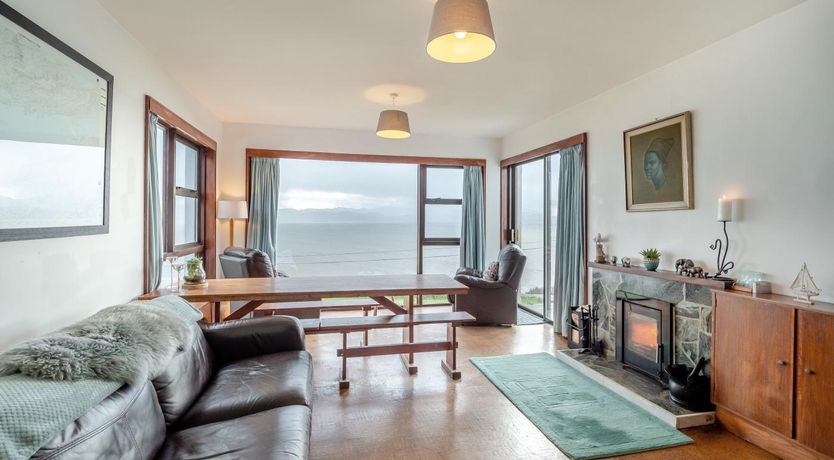 Photo of 3 Bed in Inch