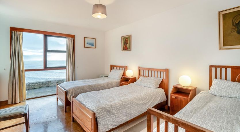 Photo of 3 Bed in Inch