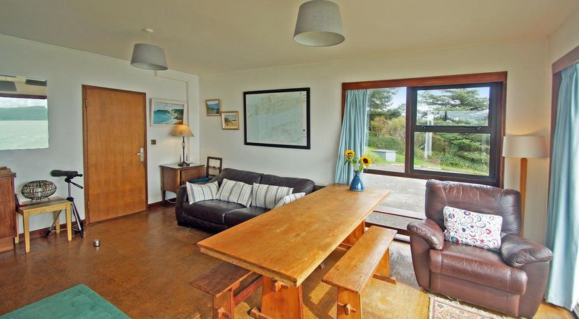 Photo of 3 Bed in Inch