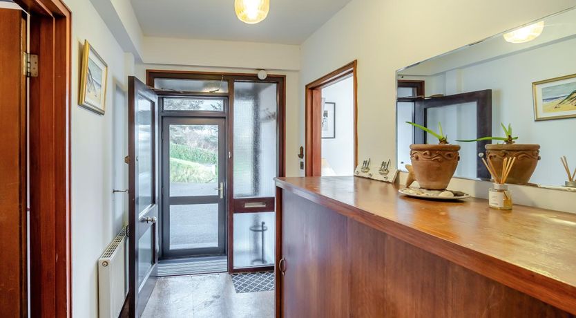 Photo of 3 Bed in Inch