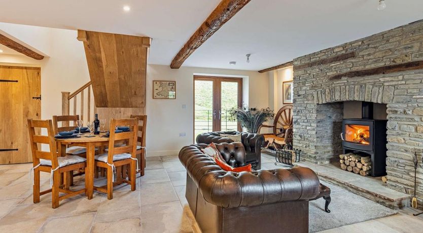 Photo of 2 Bed in Lower Chapel