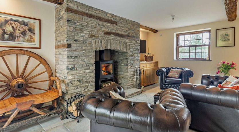 Photo of 2 Bed in Lower Chapel