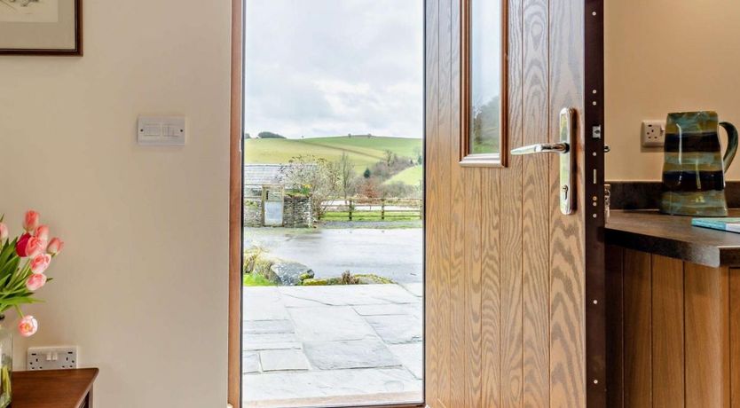 Photo of 2 Bed in Lower Chapel