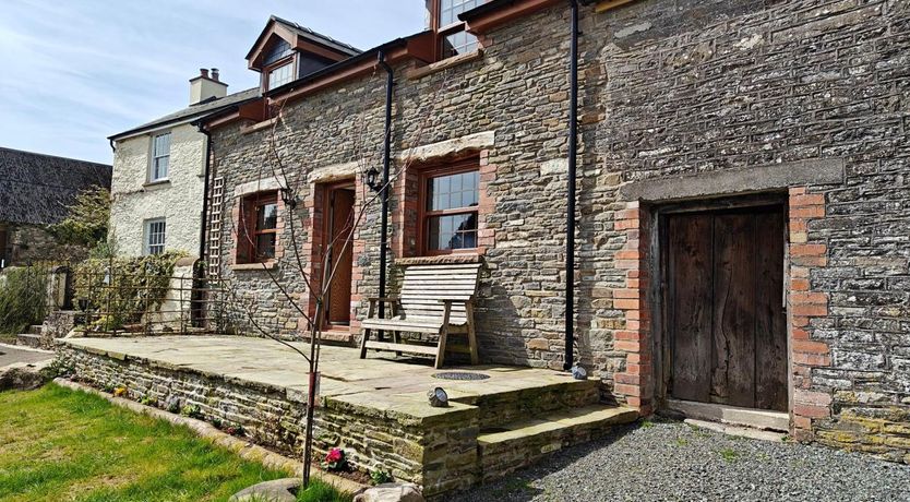 Photo of 2 Bed in Lower Chapel