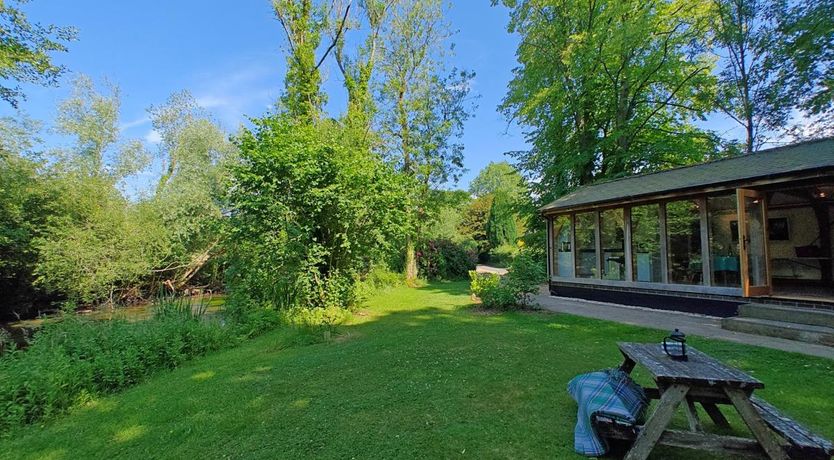 Photo of 1 Bed in Barton Stacey