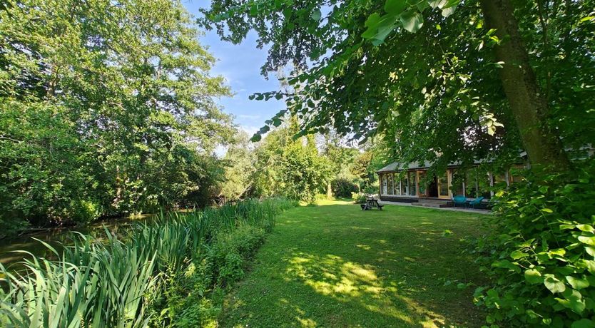 Photo of 1 Bed in Barton Stacey