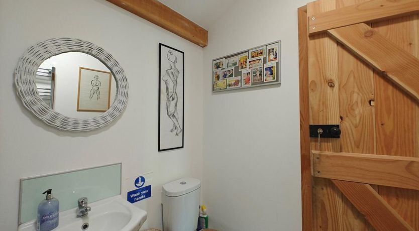 Photo of 1 Bed in Barton Stacey