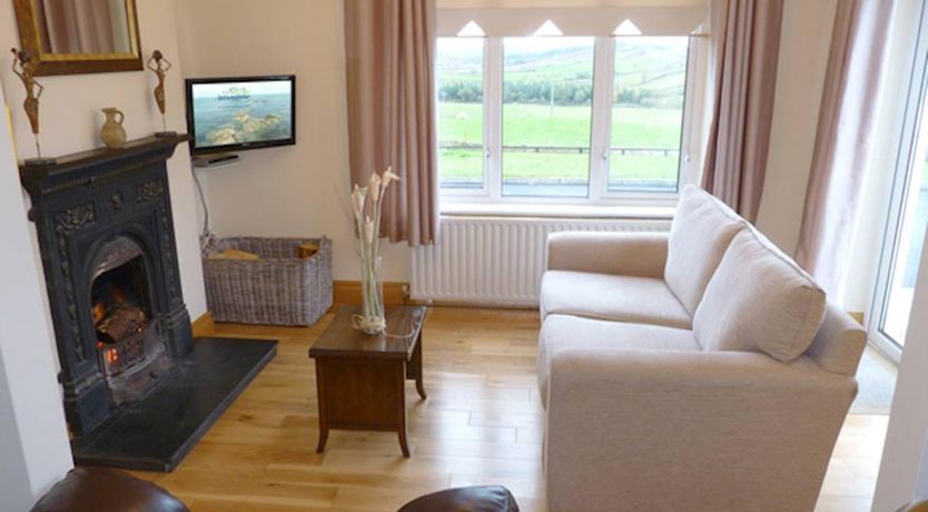 Photo of 4 Bed in Westport