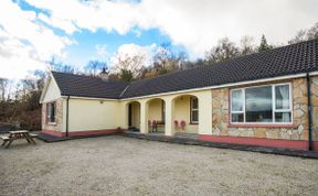 Photo of 4 Bed in Rathmullan