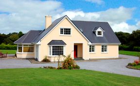 Photo of 4 Bed in Killarney