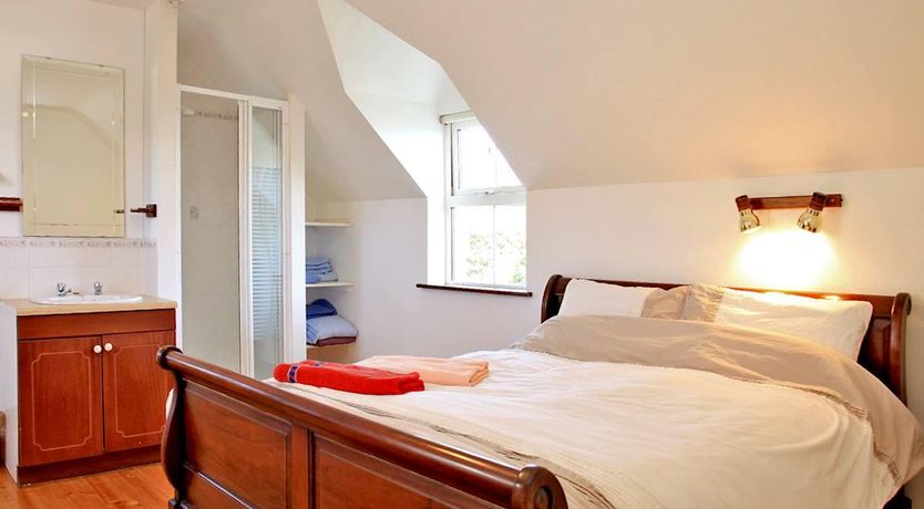 Photo of 4 Bed in Caherdaniel