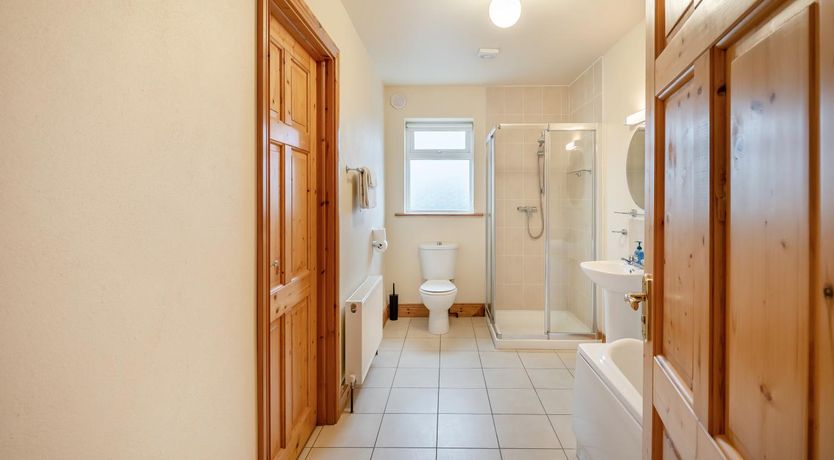 Photo of 5 Bed in Keel