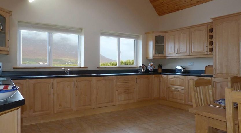 Photo of 5 Bed in Keel