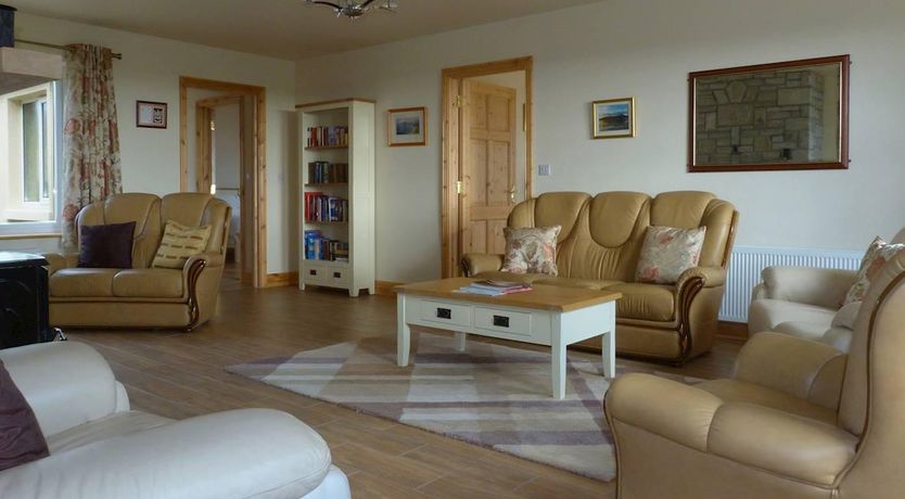 Photo of 5 Bed in Keel