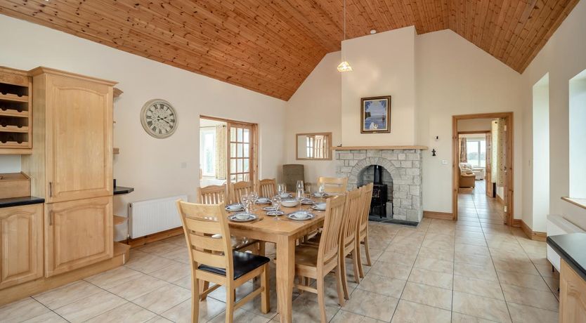 Photo of 5 Bed in Keel