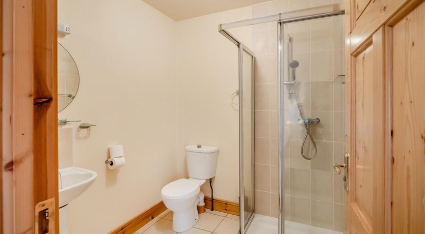 Photo of 5 Bed in Keel