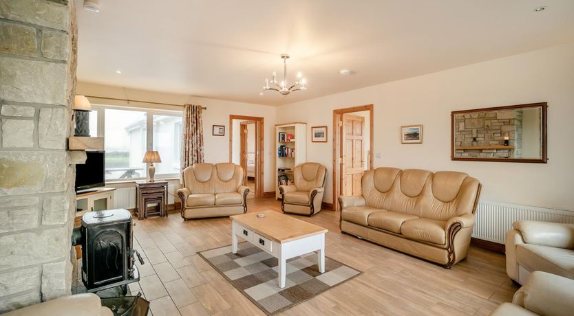 Photo of 5 Bed in Keel