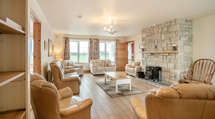 Photo of 5 Bed in Keel