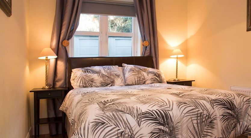 Photo of 4 Bed in Portnoo