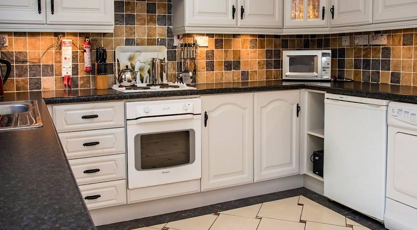 Photo of 4 Bed in Portnoo