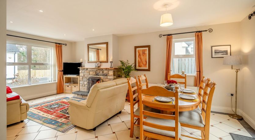 Photo of 4 Bed in Portnoo