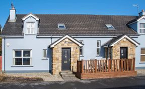 Photo of 4 Bed in Portnoo