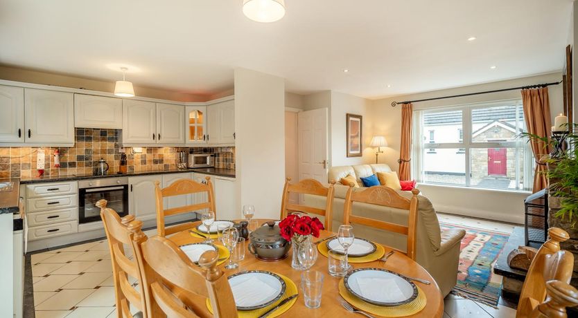 Photo of 4 Bed in Portnoo