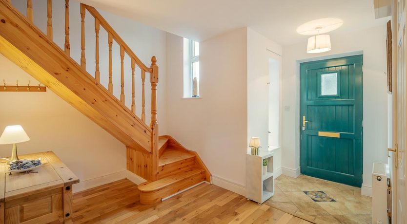 Photo of 4 Bed in Portnoo