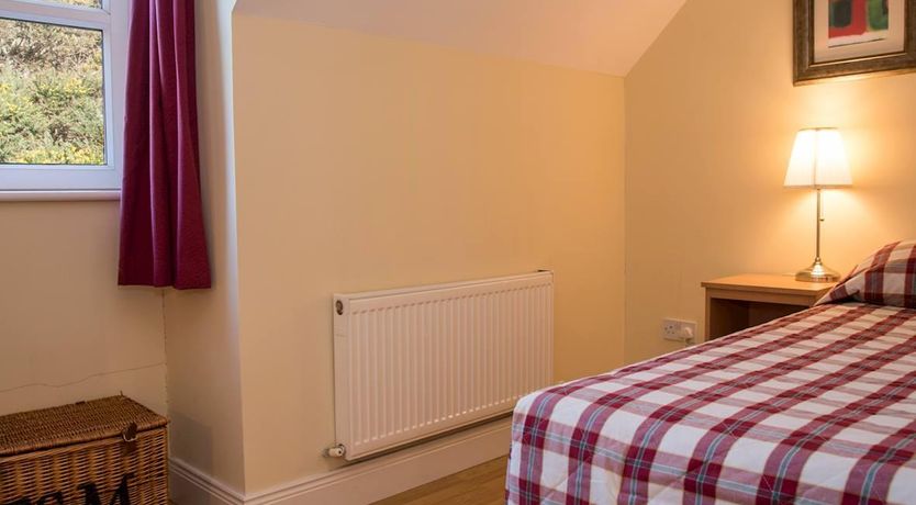 Photo of 4 Bed in Portnoo