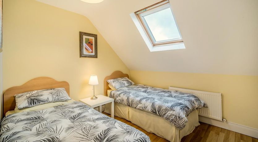 Photo of 4 Bed in Portnoo