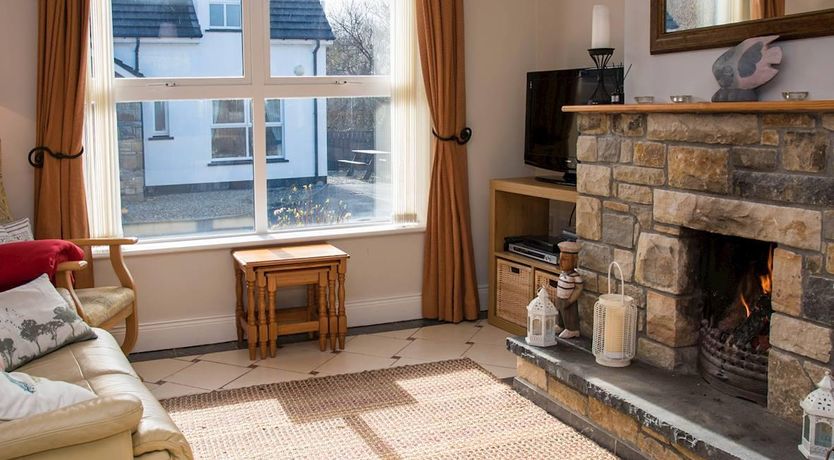 Photo of 4 Bed in Portnoo