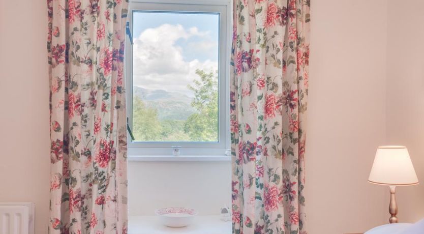 Photo of 3 Bed in Birkby