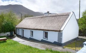 Photo of 2 Bed in Westport Quay