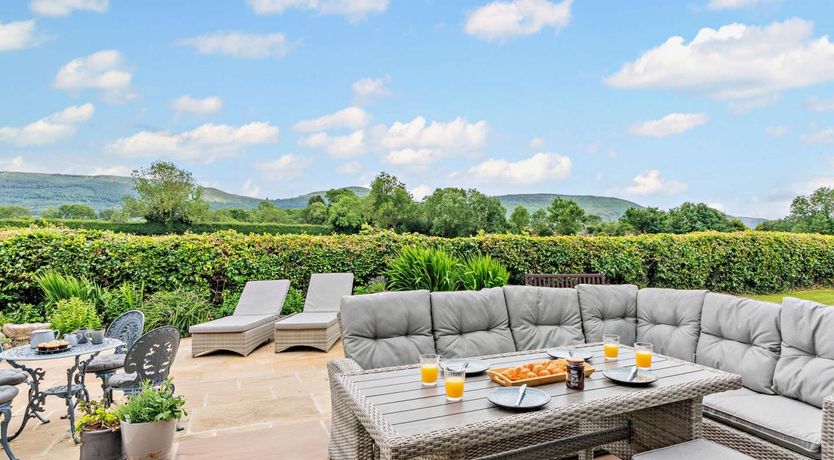 Photo of 4 Bed in Middlesbrough