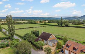 Photo of 4-bed-in-great-broughton