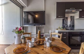 Beverley Hills Apartment 3 Holiday Home