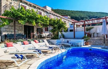 Prusina Holiday Home